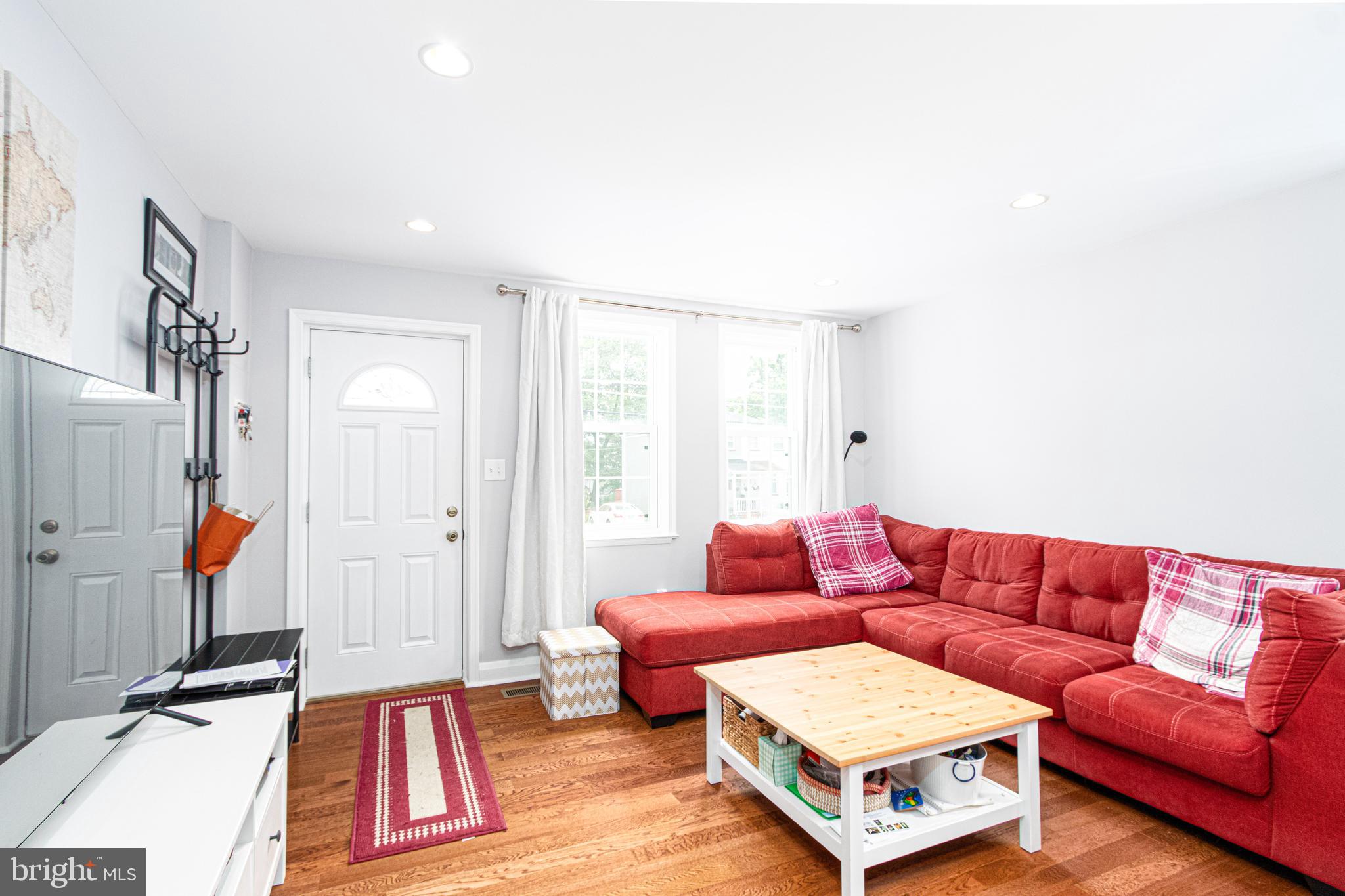 1668 Yakona Road Baltimore, MD 21286 - Photo 9 of 50 Enter LR w hardwood floors & rec'ed lighting!
