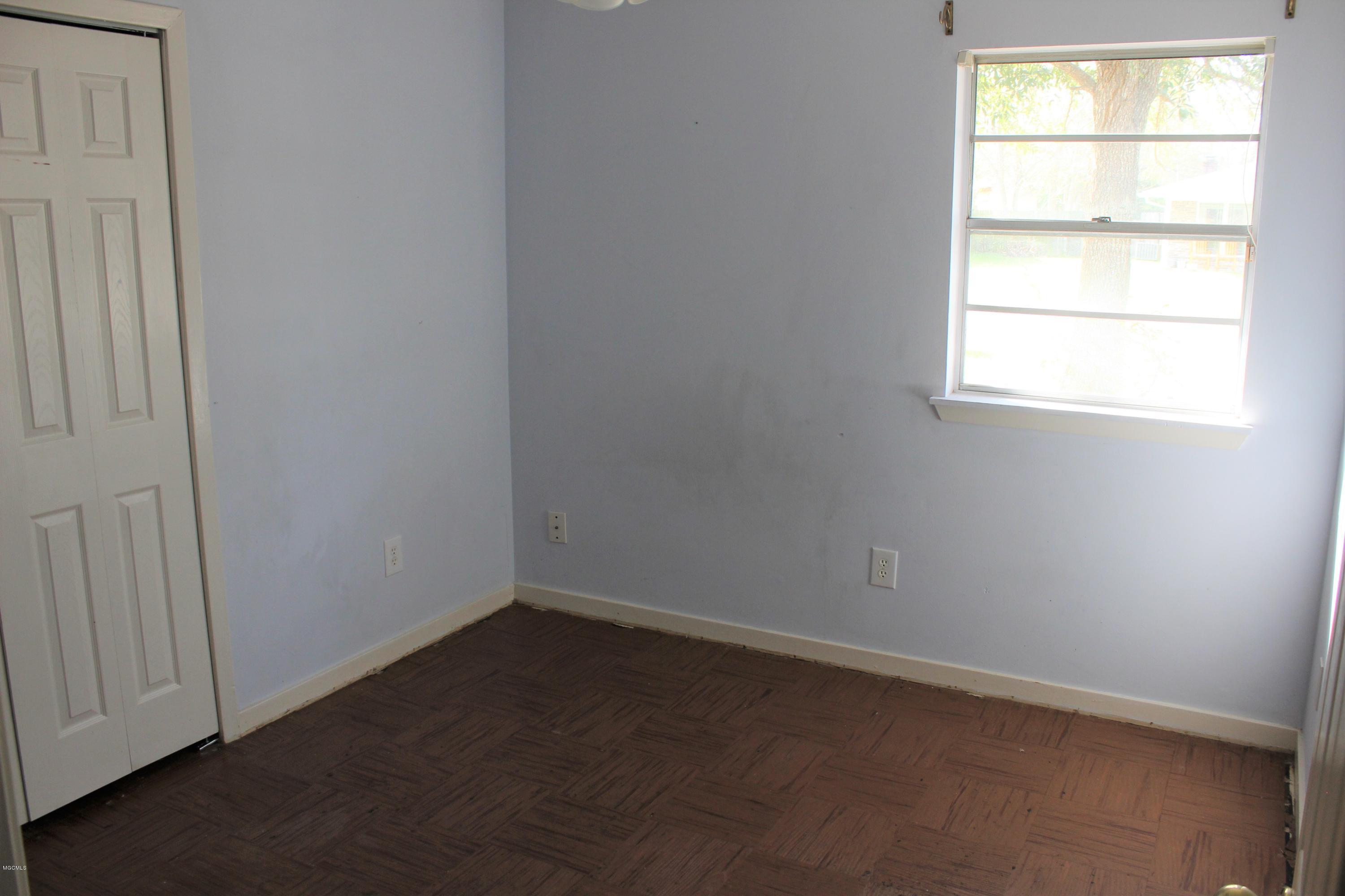 327 Mincheck Road Ocean Springs, MS 39564 - Photo 11 of 17 IMG_4086