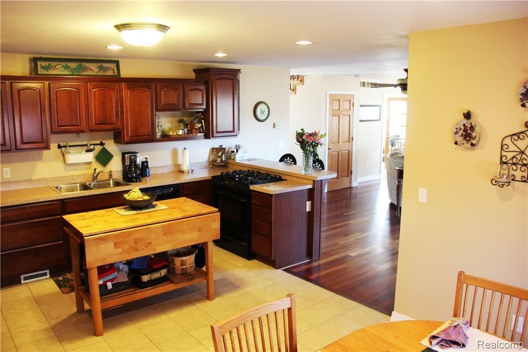 9430 Chambers Road Pinckney, MI 48169 - Photo 11 of 55 9430 Chambers Kitchen (6).JPG