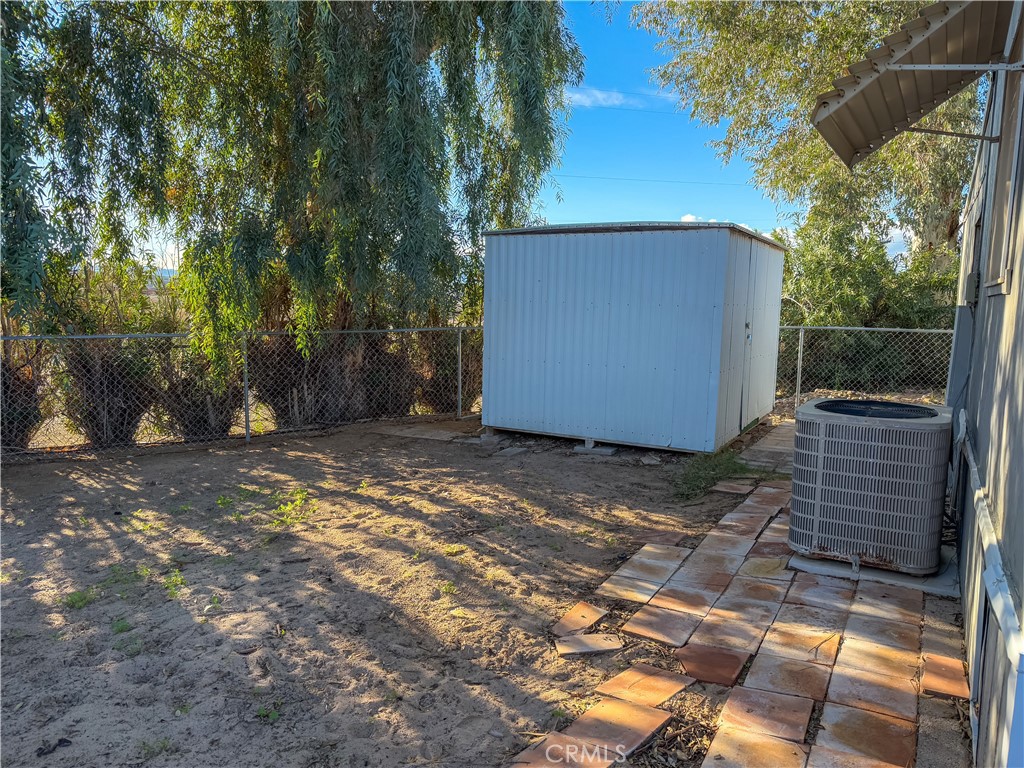 547 Channel Way Needles, CA 92363 - Photo 15 of 15 a view of outdoor space and yard