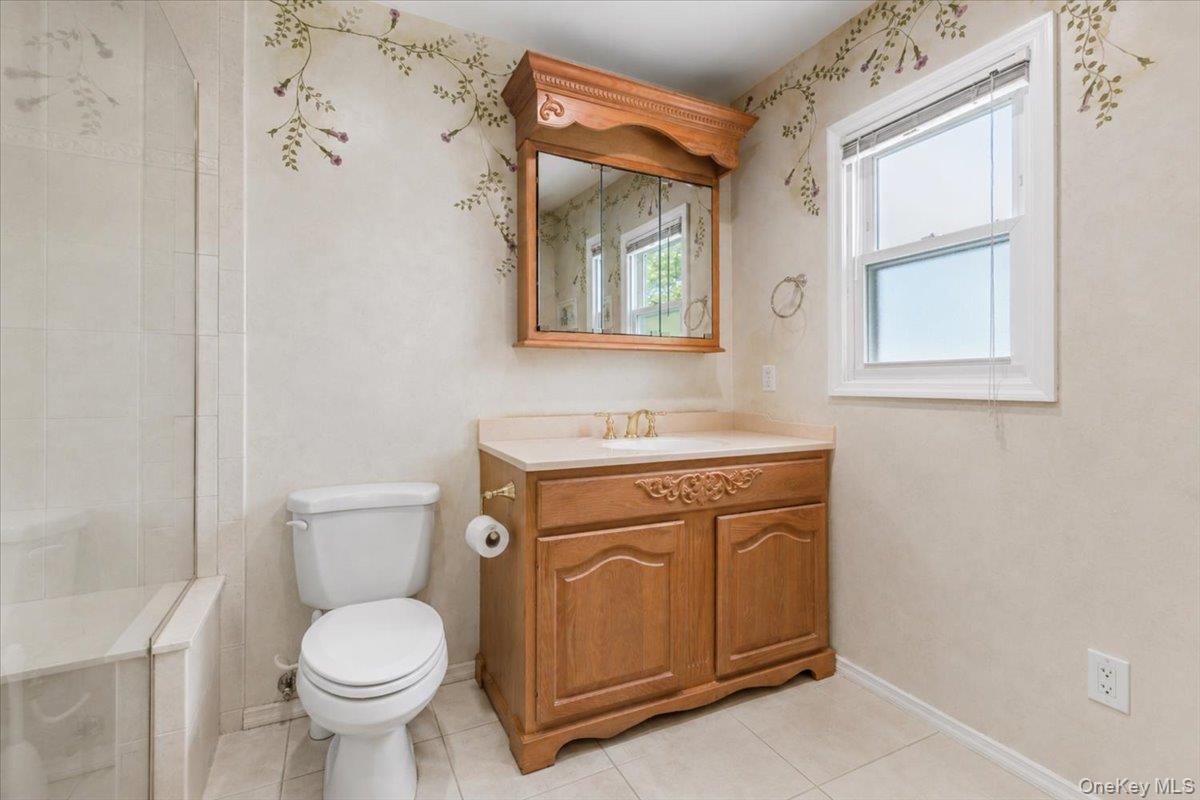 100 Cabot Road Massapequa, NY 11758 - Photo 28 of 49