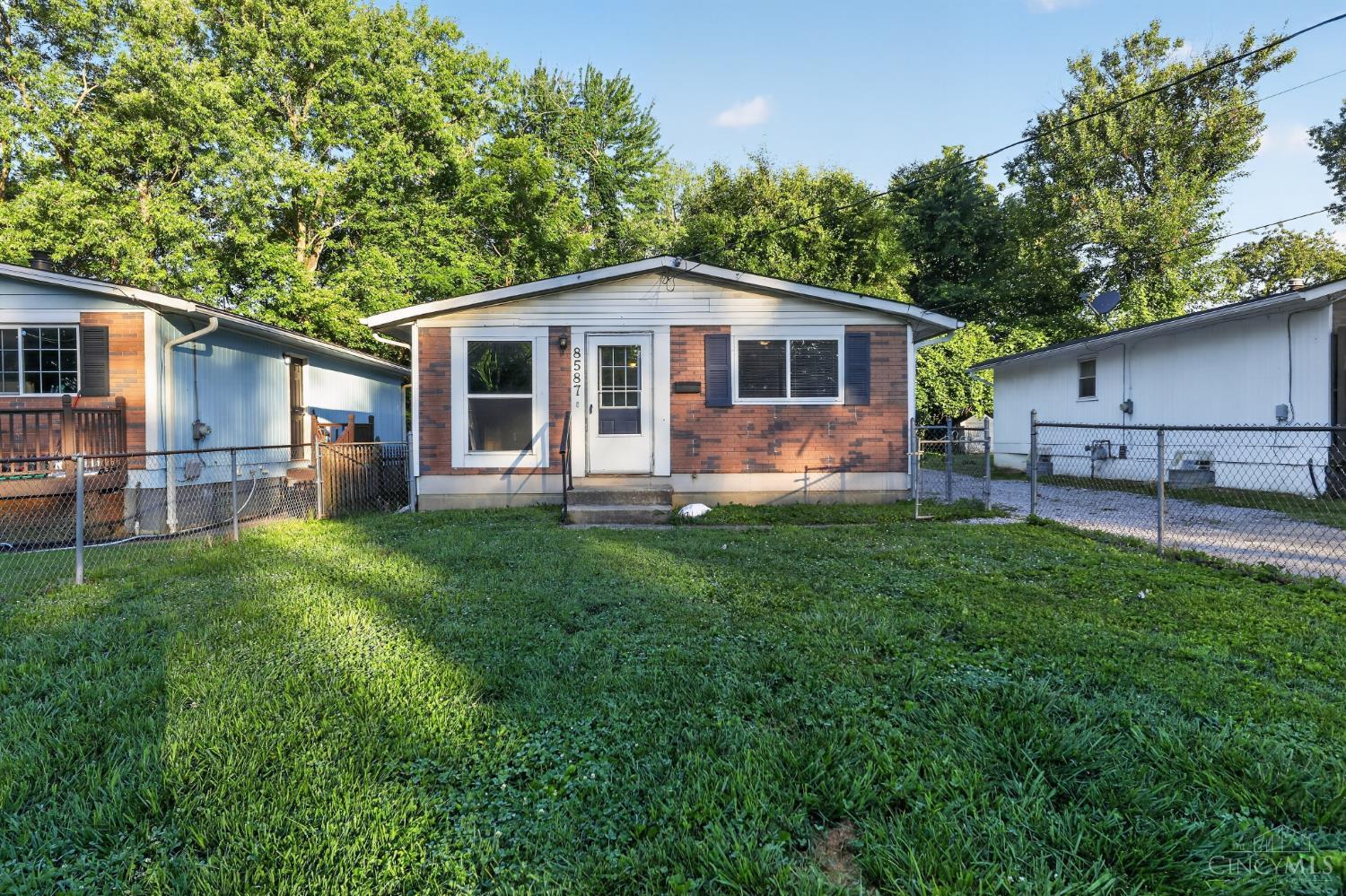 8587 Daly Road Cincinnati, OH 45231 - Photo 2 of 30