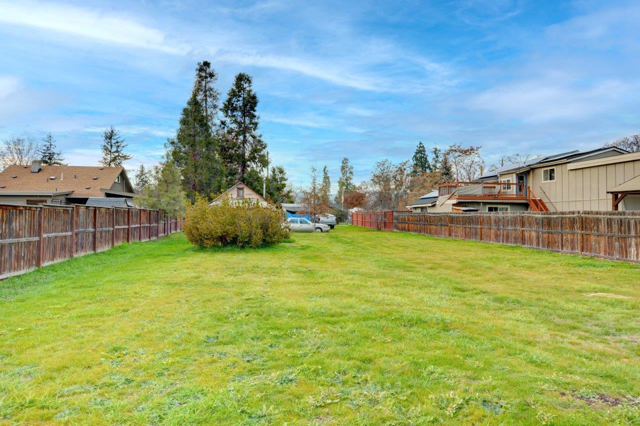 1265 Thomas Road Medford, OR 97501 - Photo 10 of 14 DSC_3458_59_60