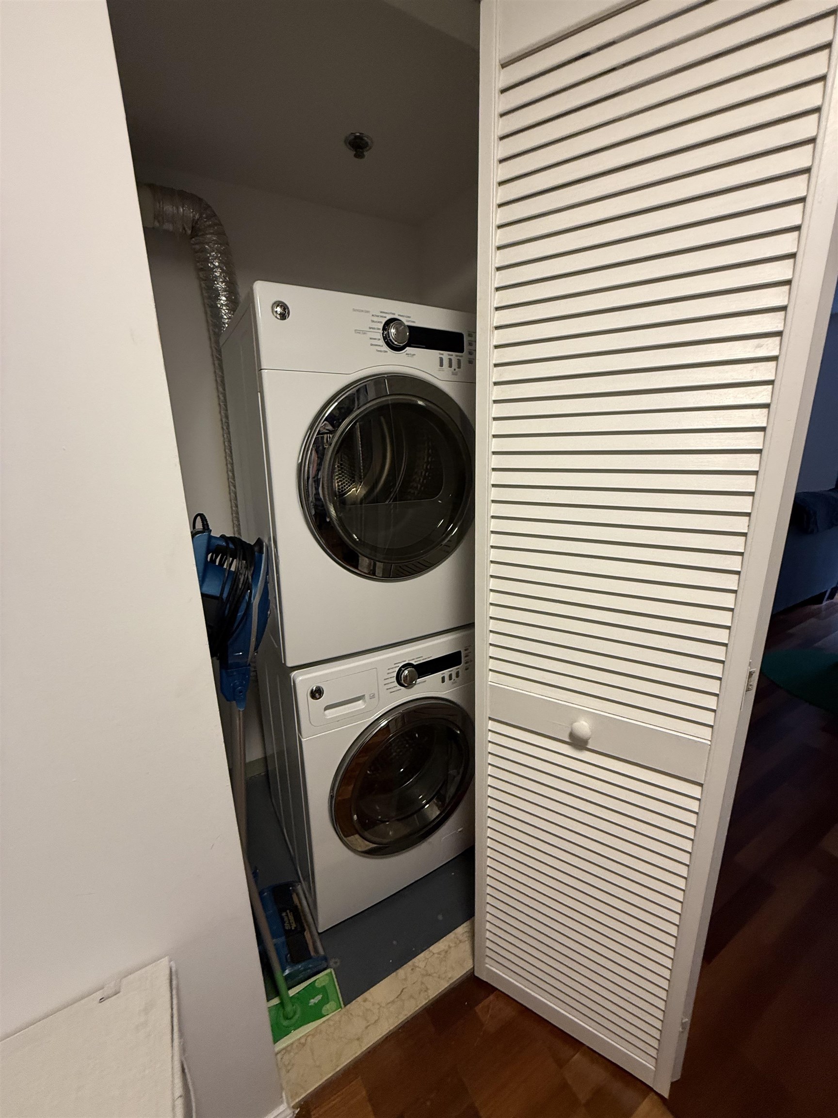 700 1st Street, Unit 2R Hoboken, NJ 07030 - Photo 10 of 13 a utility room with dryer and washer