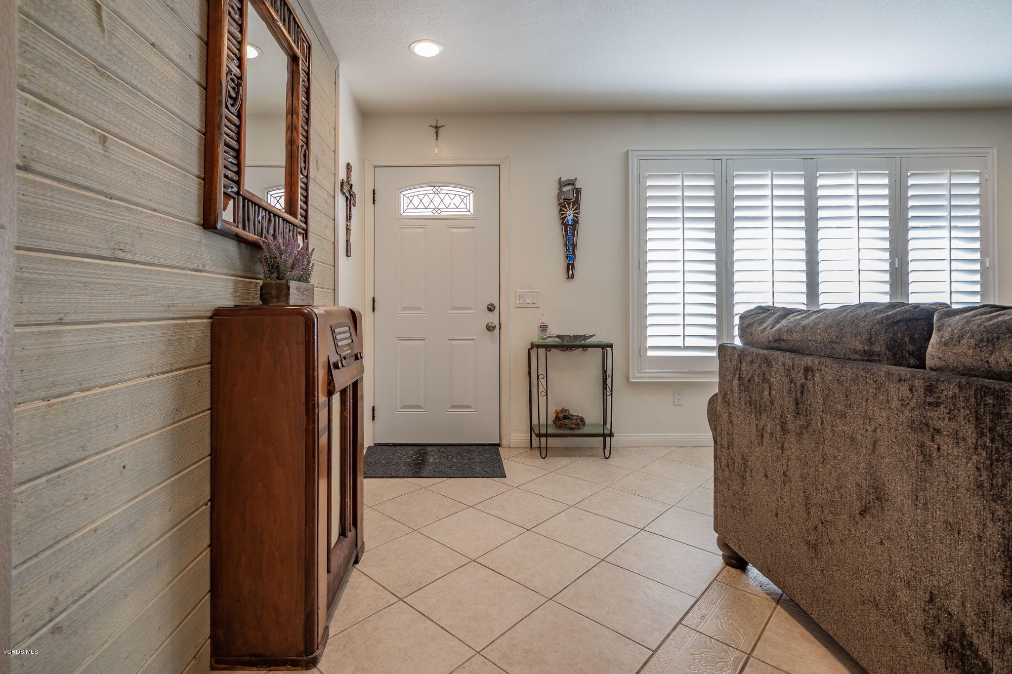 6116 Al Way Simi Valley, CA 93063 - Photo 11 of 55 a living room with furniture and a window