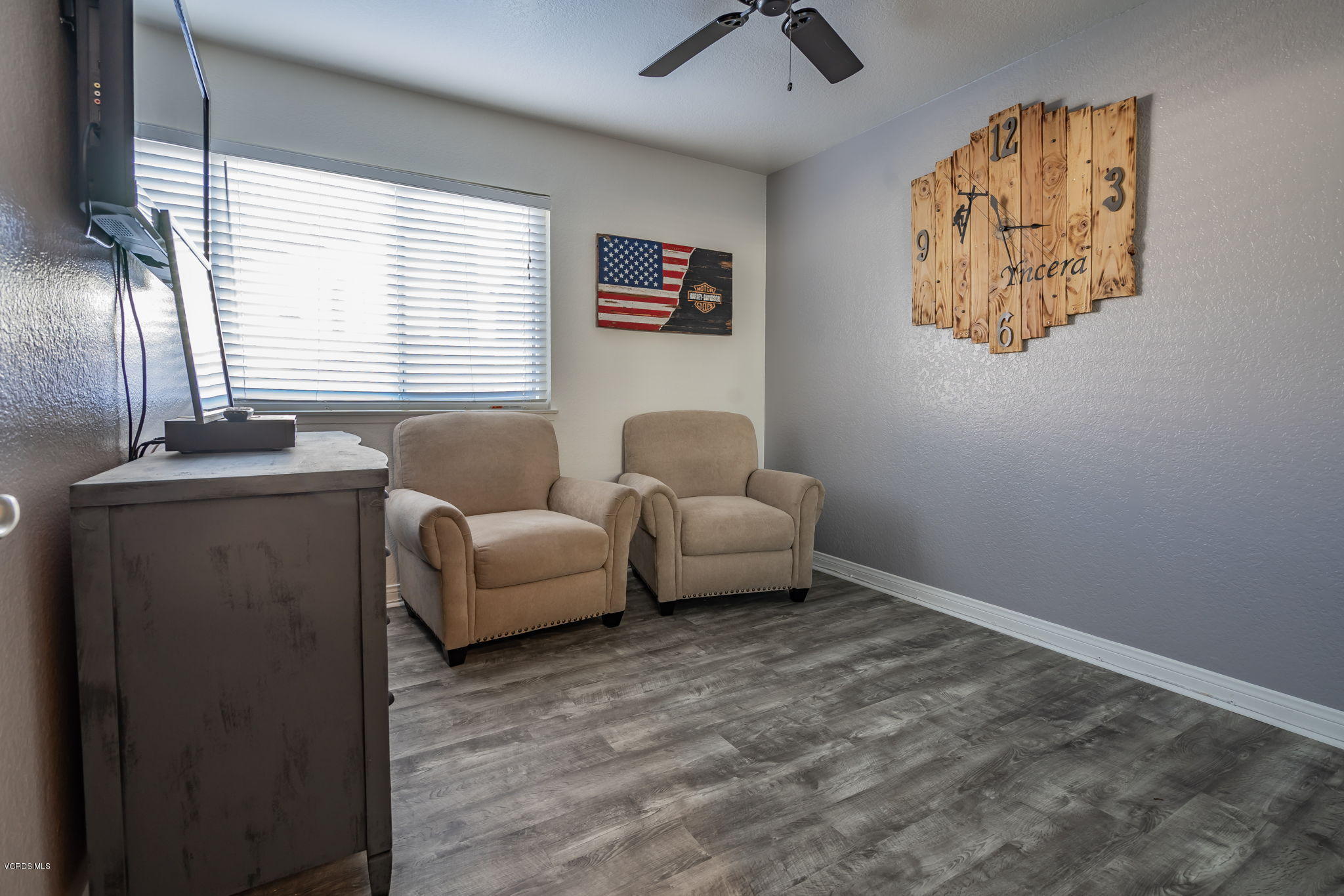 6116 Al Way Simi Valley, CA 93063 - Photo 35 of 55 a living room with furniture and a window