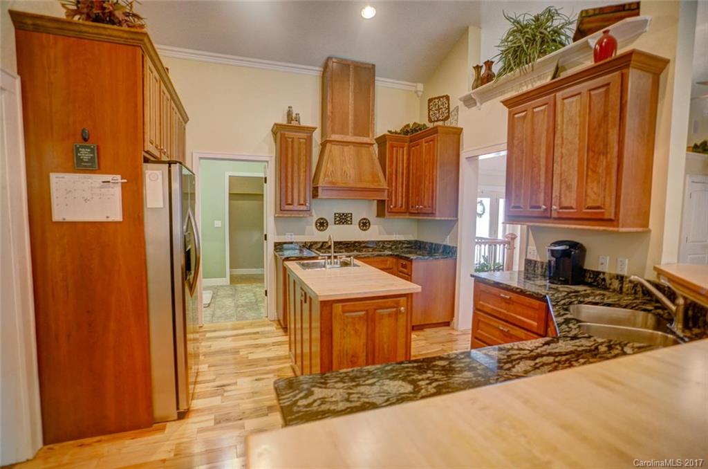 25 Carl Roberts Road Alexander, NC 28701 - Photo 4 of 18 Gallery Image 4