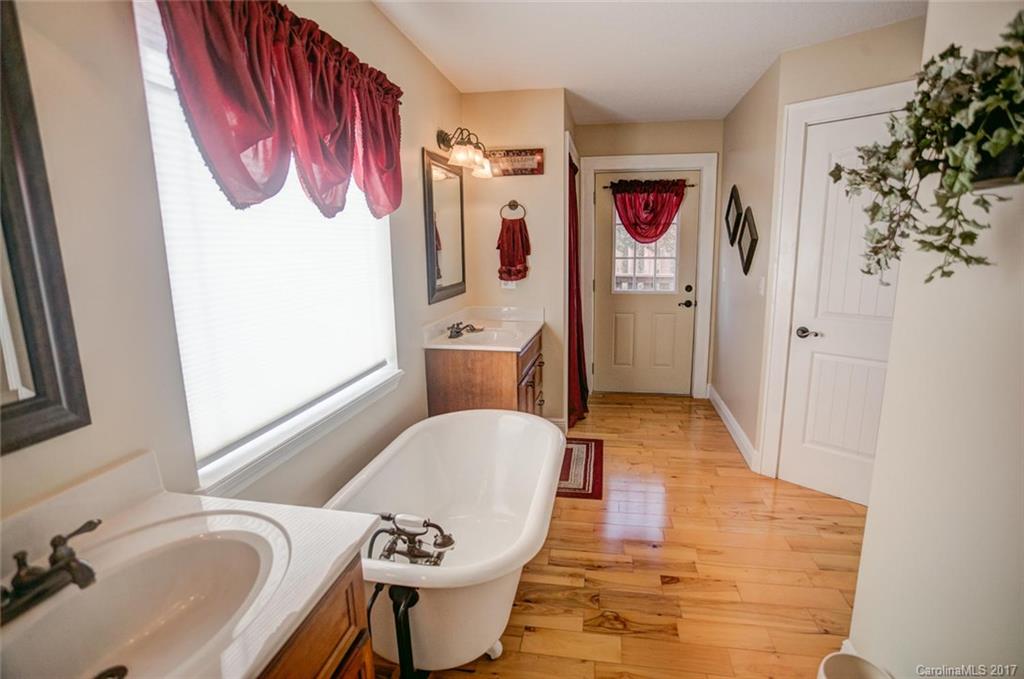 25 Carl Roberts Road Alexander, NC 28701 - Photo 6 of 18 Gallery Image 6