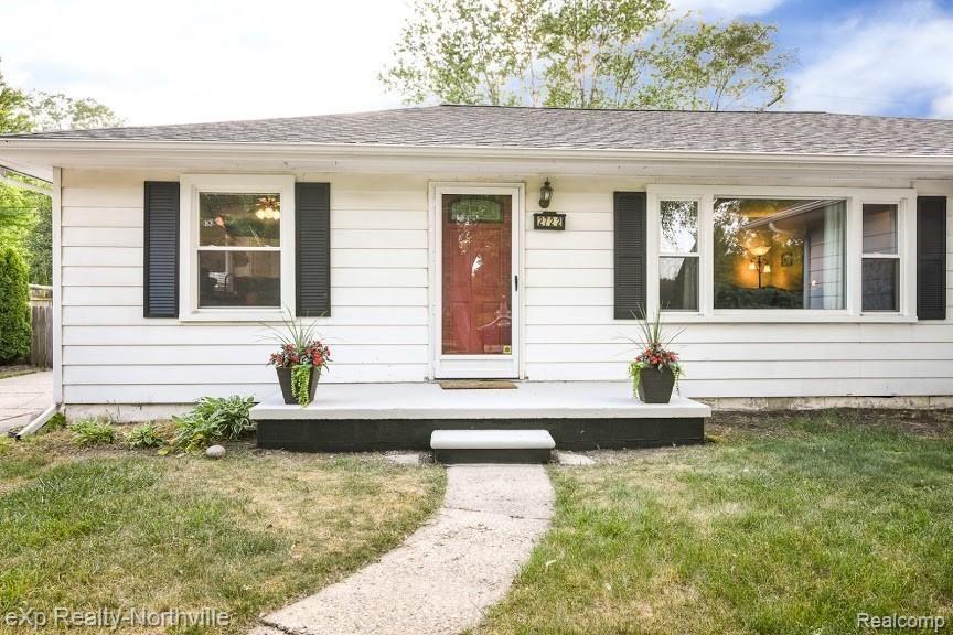 2722 Culbertson Avenue Rochester Hills, MI 48307 - Photo 3 of 44