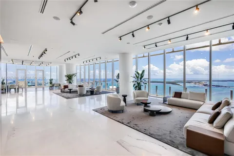 $3,590,000 | 300 Biscayne Blvd Way, Unit 2802, Miami, FL 33131