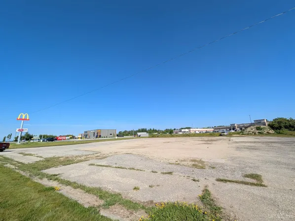 $450,000 | 737 East Lake Shore Drive, Manistique, MI 49854