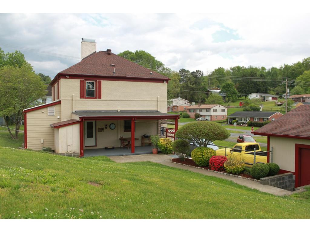 507 Field Road Elizabethton, TN 37643 - Photo 3 of 18 Back