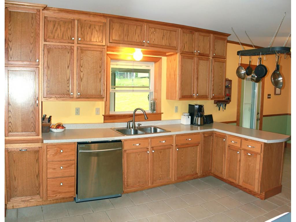 507 Field Road Elizabethton, TN 37643 - Photo 8 of 18 Kitchen