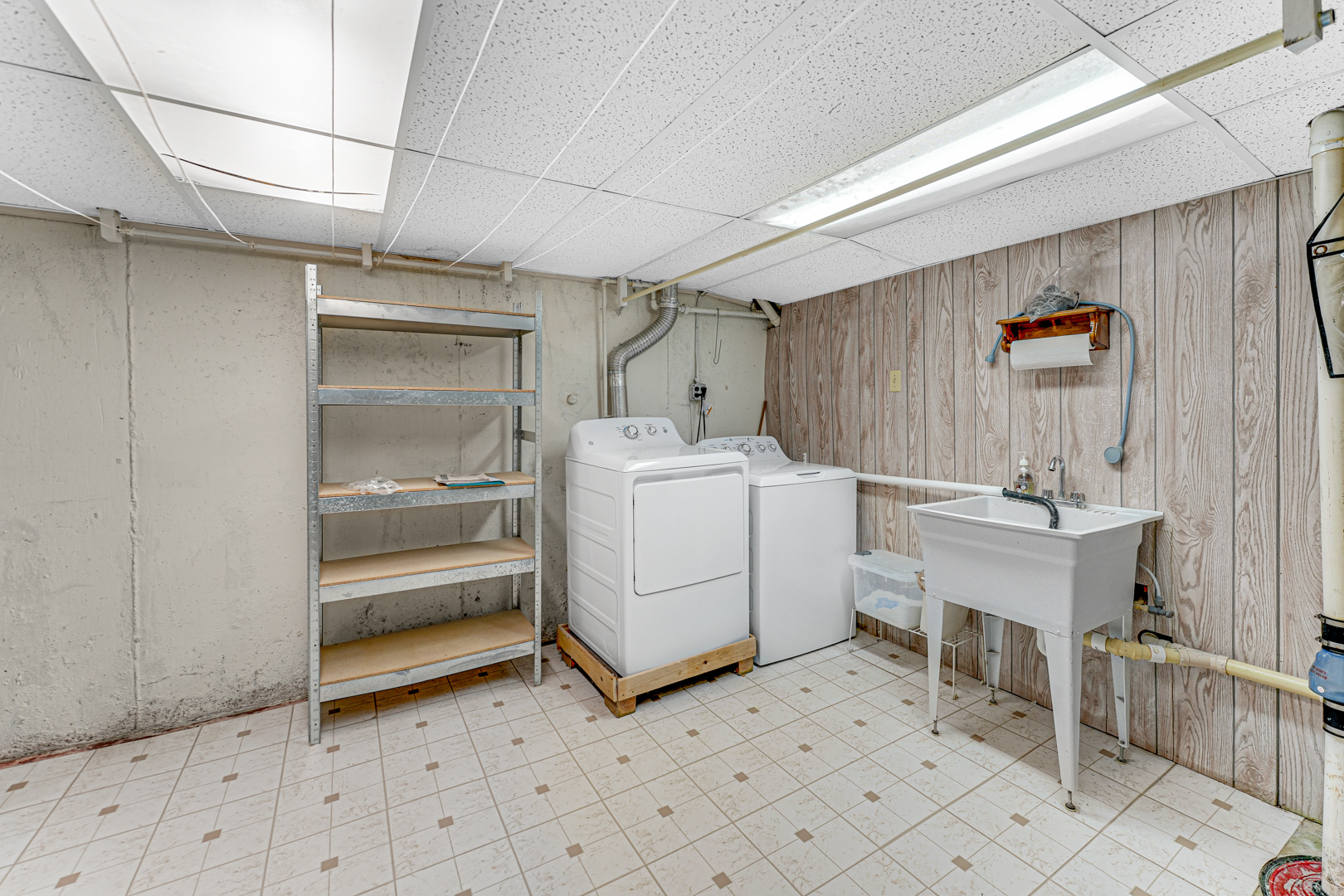 106 West Hickory Road Lombard, IL 60148 - Photo 14 of 23 Gallery Image 14