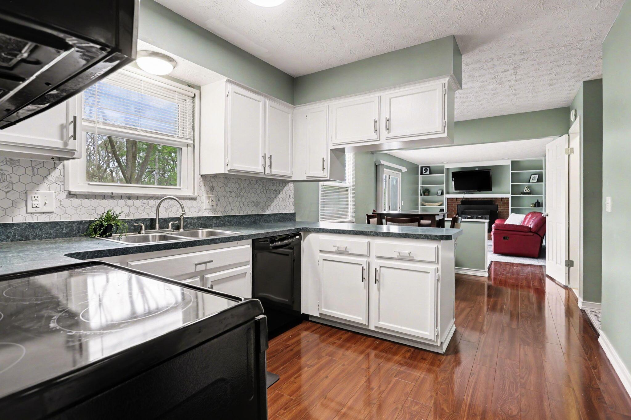 1599 Demorest Road Columbus, OH 43228 - Photo 8 of 44 Kitchen