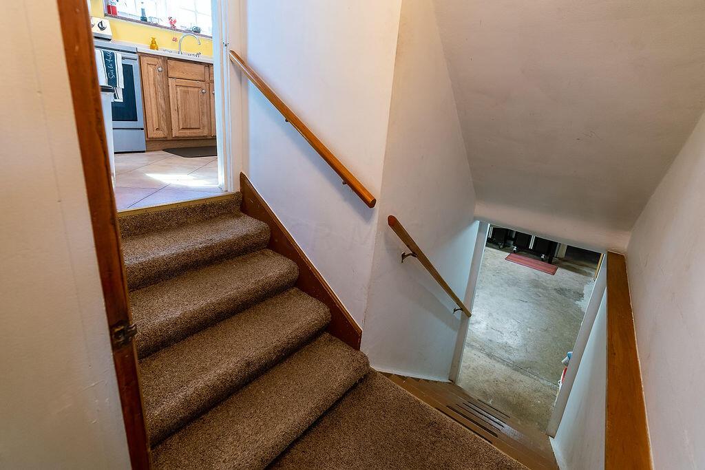 598 Commanche Road Chillicothe, OH 45601 - Photo 19 of 48 Split Stair to Family Room and Basement