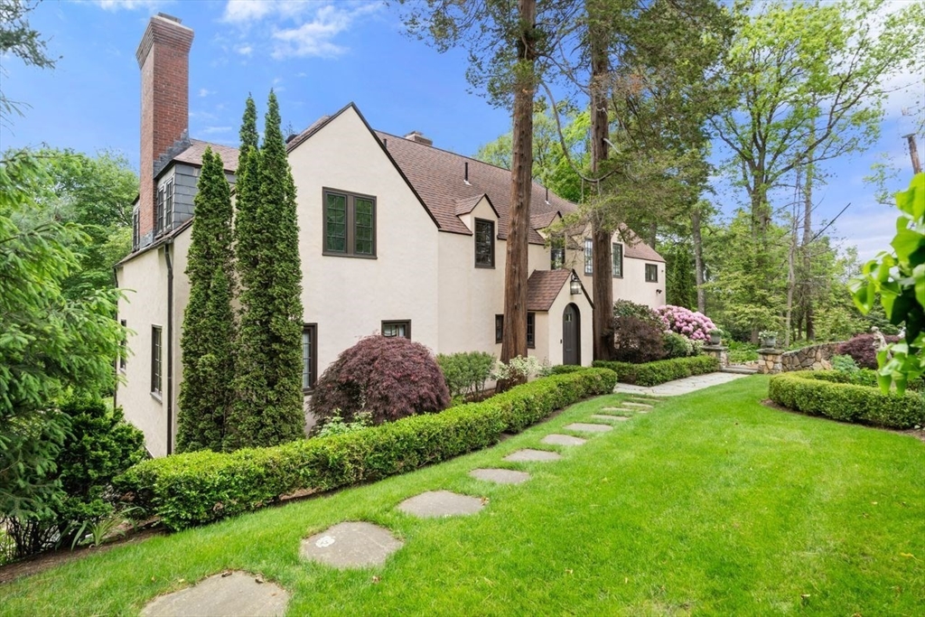 85 Gate House Road Newton, MA 02467 - Photo 17 of 17 Gallery Image 17