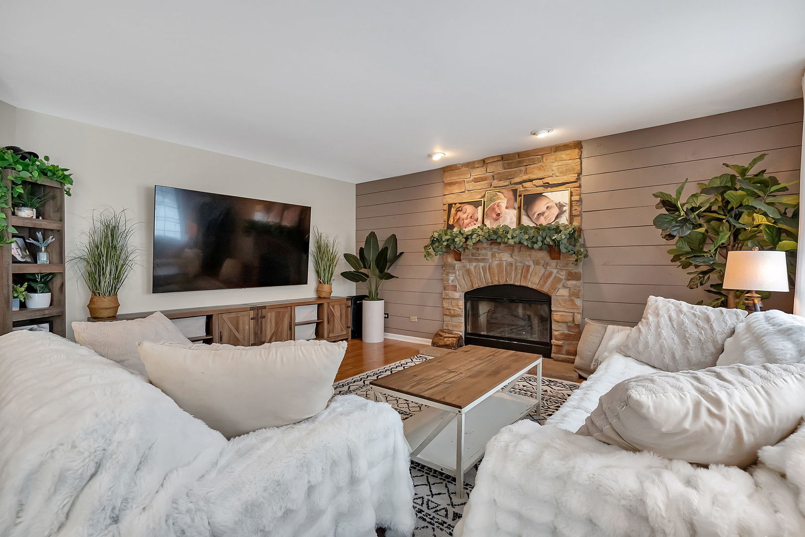 300 Wabena Court Minooka, IL 60447 - Photo 26 of 71 a living room with furniture and a flat screen tv