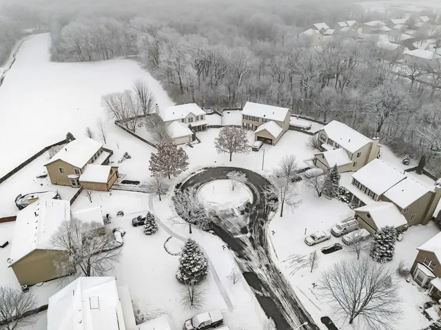 $415,000 | 300 Wabena Court, Minooka, IL 60447