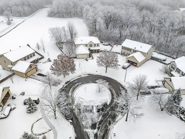 $415,000 | 300 Wabena Court, Minooka, IL 60447