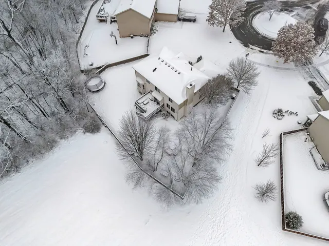 $415,000 | 300 Wabena Court, Minooka, IL 60447