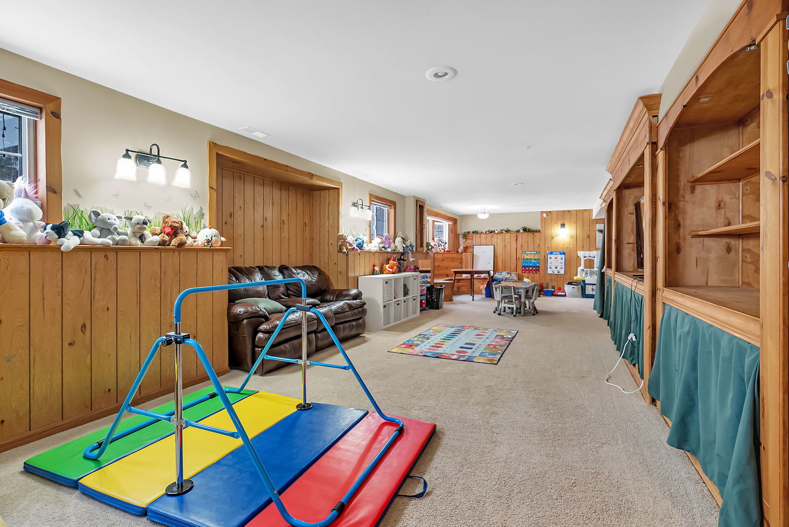 300 Wabena Court Minooka, IL 60447 - Photo 54 of 71 a view of a room with gym equipment