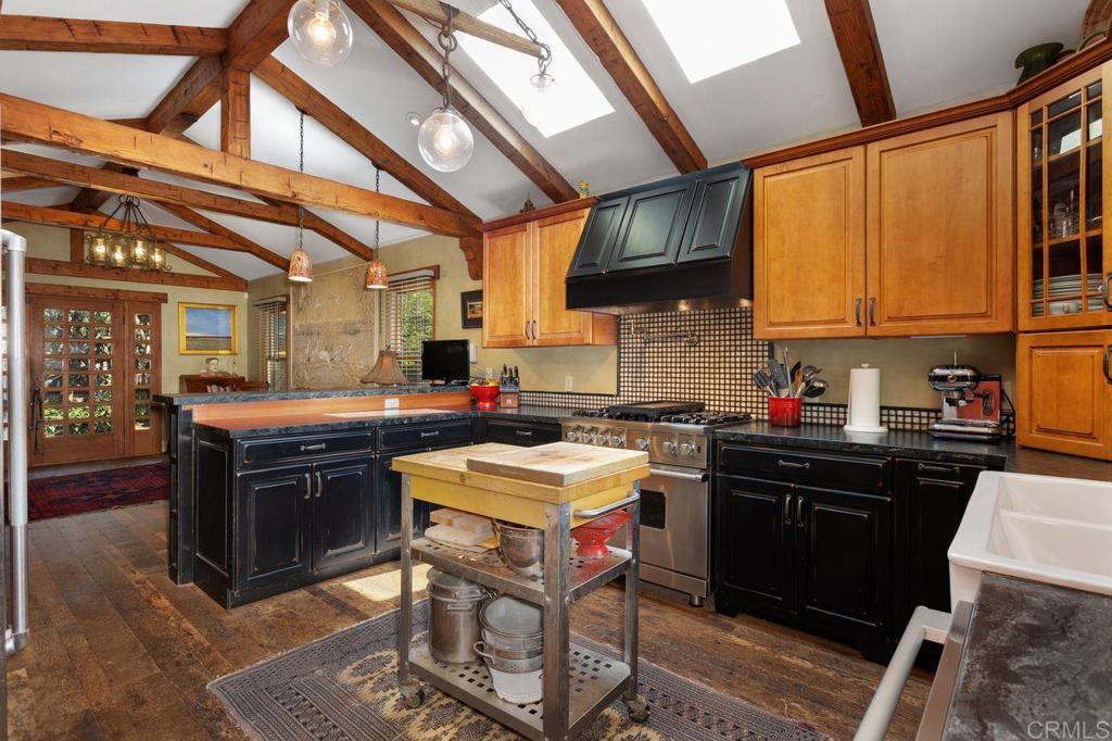 934 Arden Drive Encinitas, CA 92024 - Photo 11 of 37