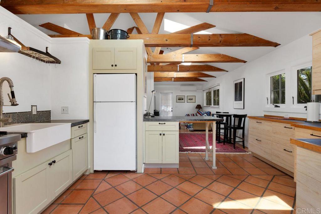 934 Arden Drive Encinitas, CA 92024 - Photo 22 of 37