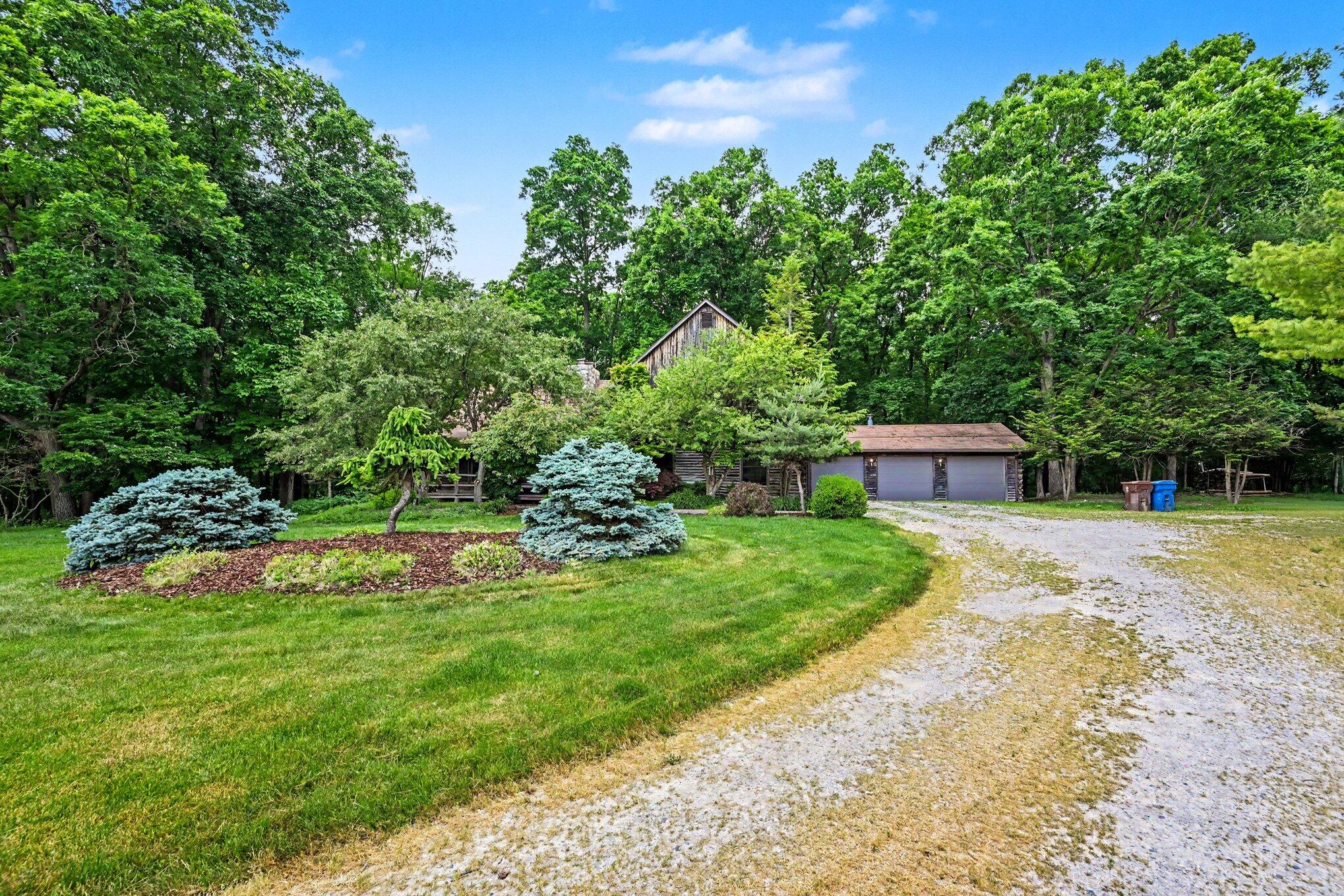 4410 Earhart Road Ann Arbor, MI 48105 - Photo 5 of 36 002_file_1018