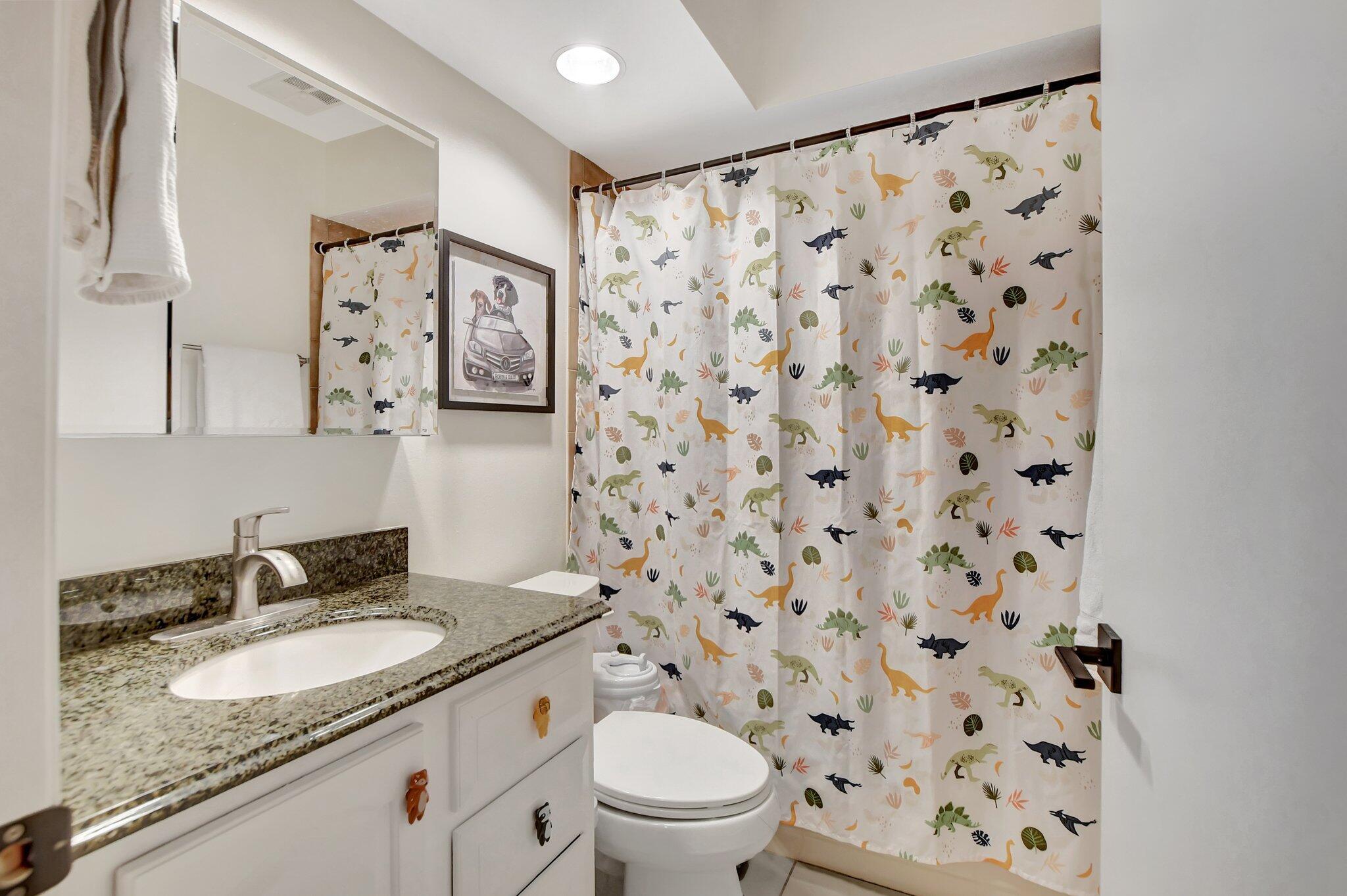 21596 Coronado Avenue Boca Raton, FL 33433 - Photo 18 of 41 GUEST BATH