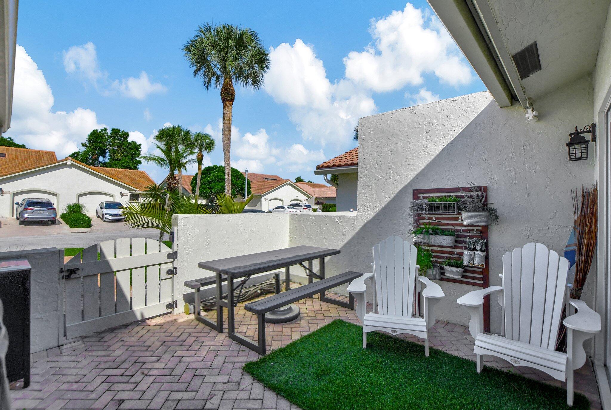 21596 Coronado Avenue Boca Raton, FL 33433 - Photo 4 of 41 FRONT COURTYARD