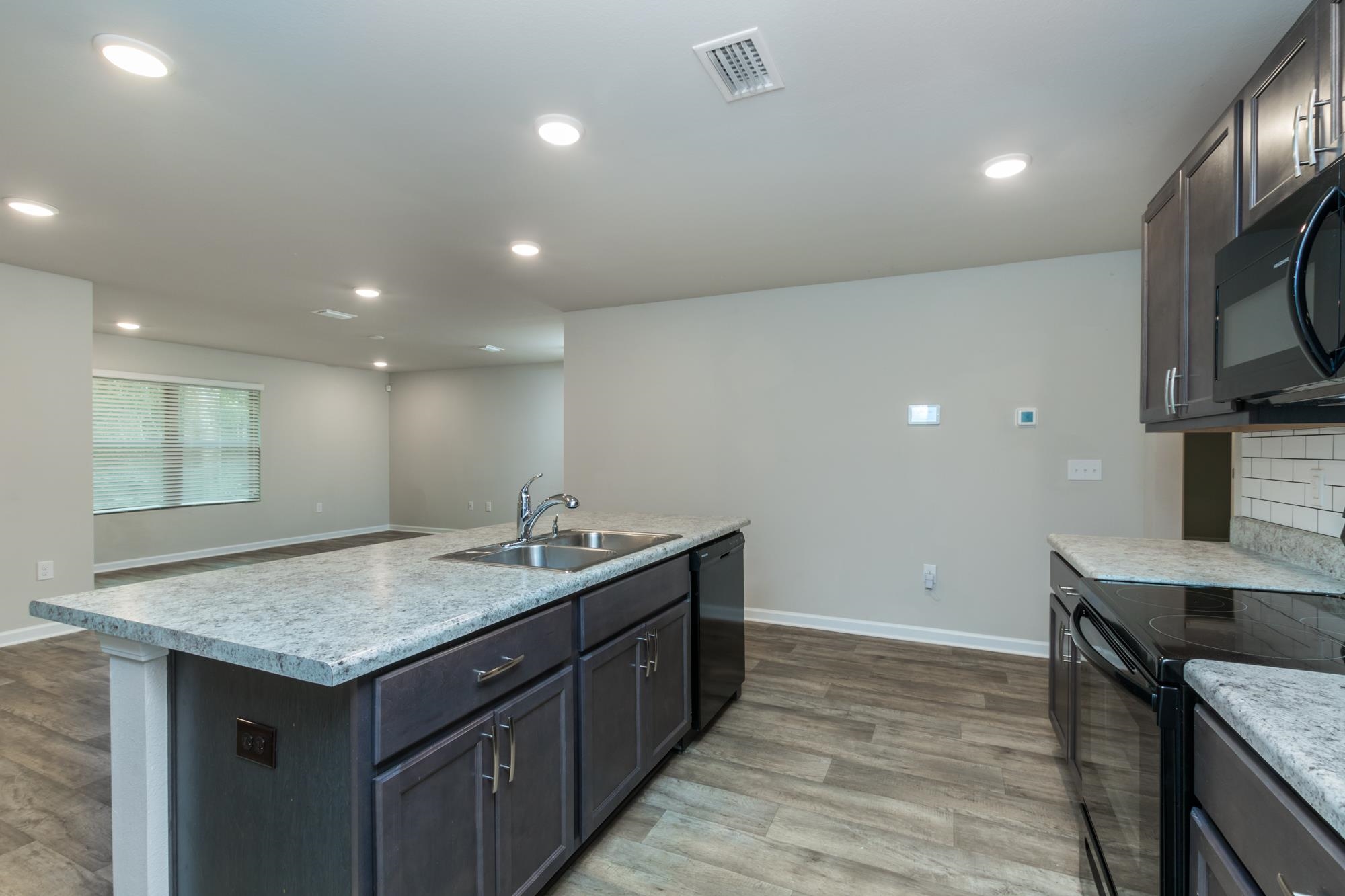 1386 Majesty Loop Foley, AL 36535 - Photo 8 of 30
