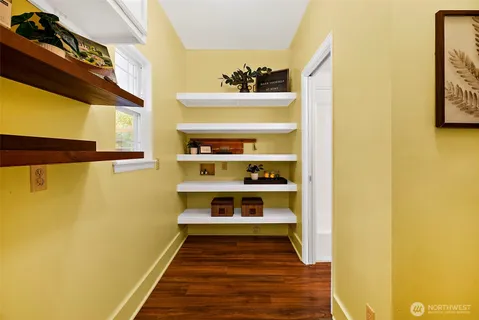 a view of utility room