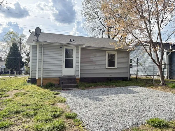 $1,099 | 223 Woodbury Street, High Point, NC 27260