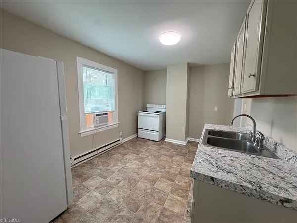 $1,099 | 223 Woodbury Street, High Point, NC 27260