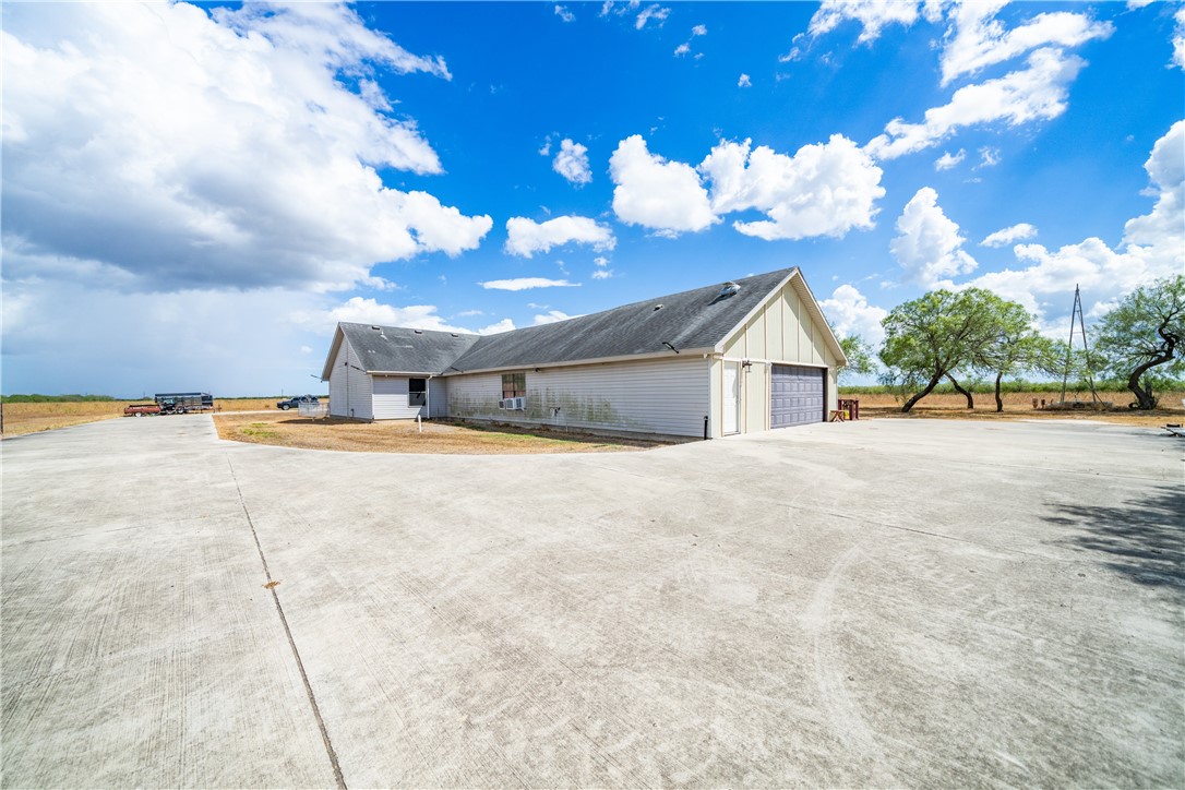 1777 County Road 170 Alice, TX 78332 - Photo 31 of 40 a view of a house with entertaining space