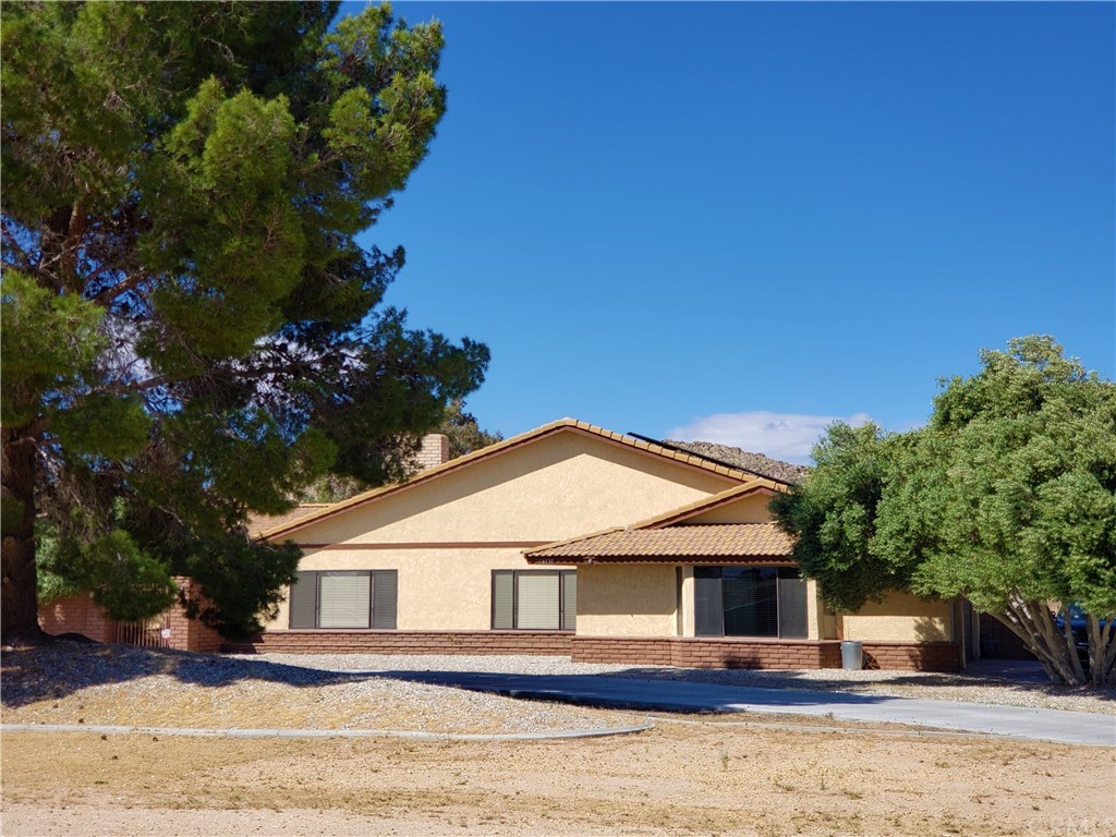 14335 Ricaree Road Apple Valley, CA 92307 - Photo 1 of 1