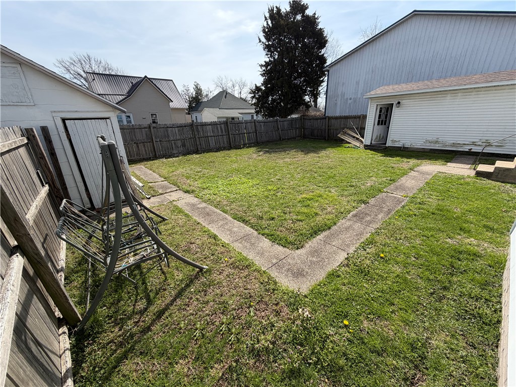 309 North Range Street Oblong, IL 62449 - Photo 16 of 17