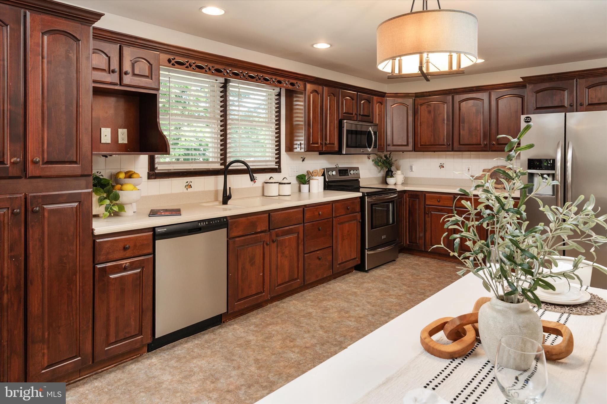 596 Forest View Road Linthicum Heights, MD 21090 - Photo 14 of 42 Kitchen