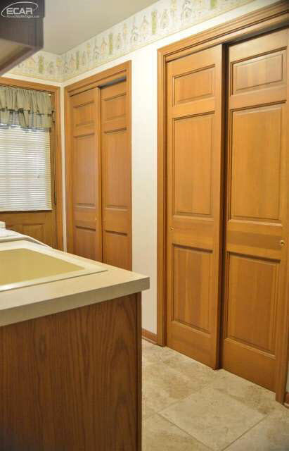 1384 Kings Pointe Road Grand Blanc, MI 48439 - Photo 19 of 41 20427354-18.JPG