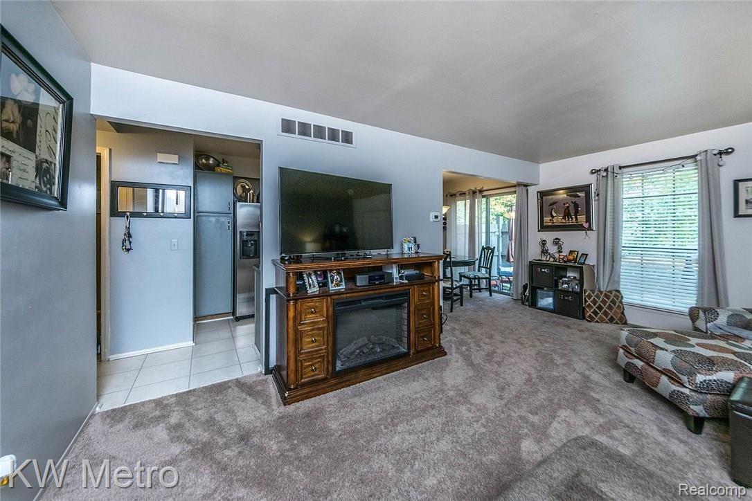 100 Pine Tree Ridge, Unit 38 Waterford, MI 48327 - Photo 9 of 20 _dsc0694.jpg