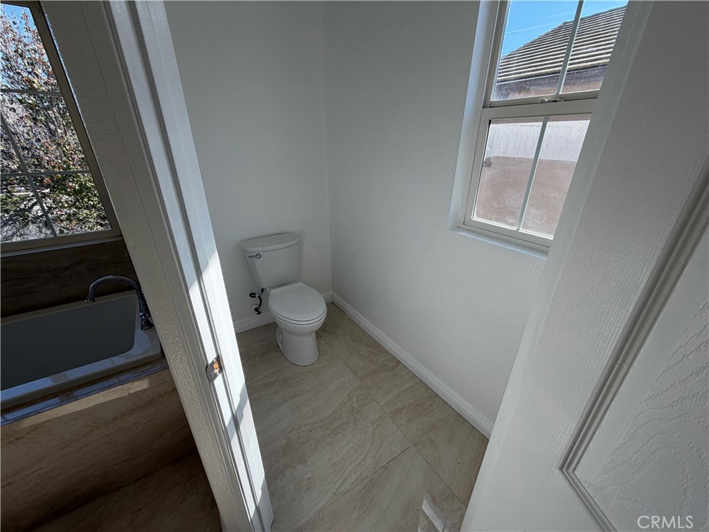 6179 Cedar Creek Road Eastvale, CA 92880 - Photo 22 of 36 2nd Floor Master Suite Bathroom