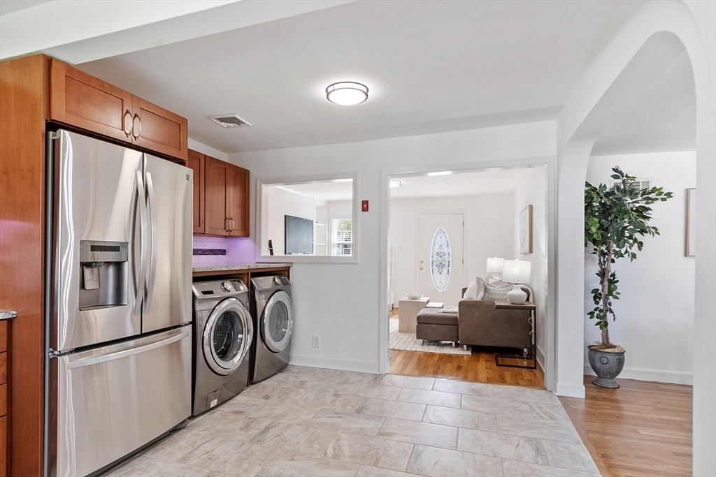 5 Colony Road Woburn, MA 01801 - Photo 8 of 39 Gallery Image 8