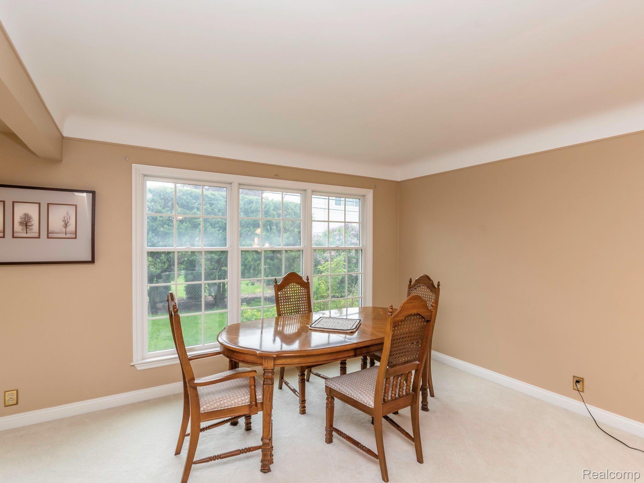 563 North Rosedale Court Grosse Pointe, MI 48236 - Photo 10 of 75 023_8.jpg