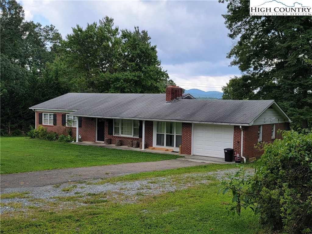 155 Andrews Ridge Road Sparta, NC 28675 - Photo 4 of 34 Gallery Image 4