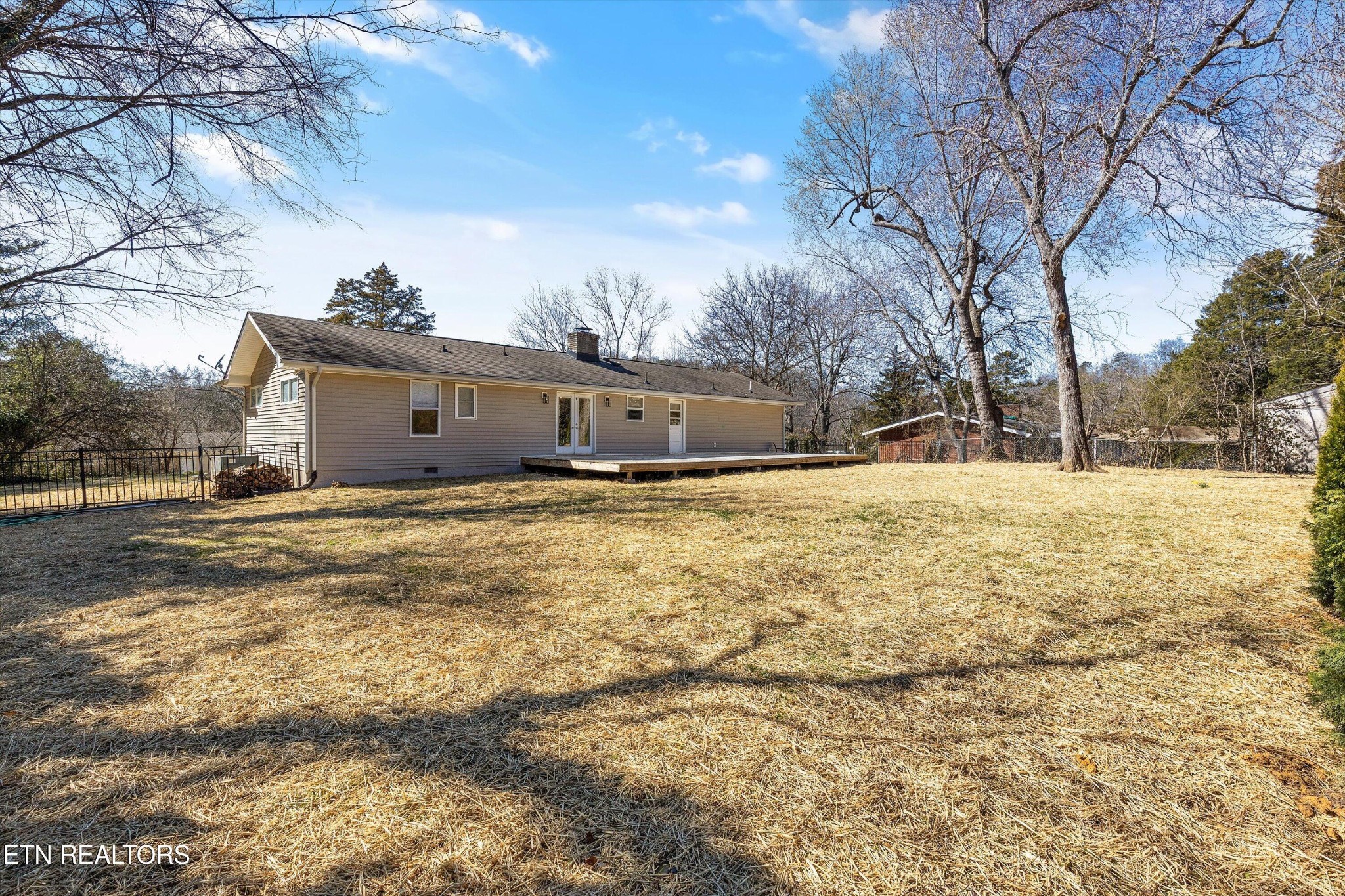 4912 Spring Creek Road Knoxville, TN 37920 - Photo 25 of 29 a view of yard covered with snow in front of house