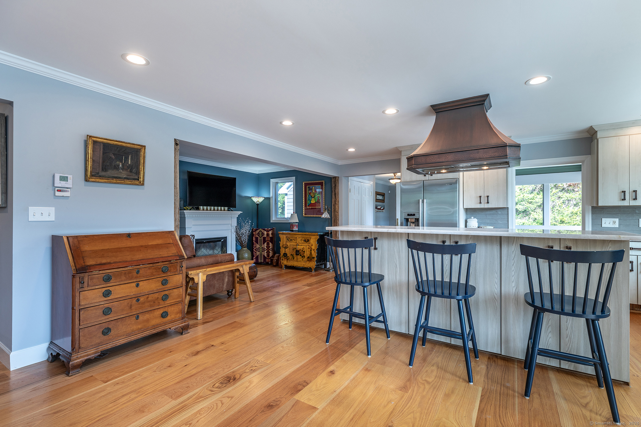 168 Cobble Road Kent, CT 06757 - Photo 11 of 40 a livingroom with furniture a rug and wooden floor