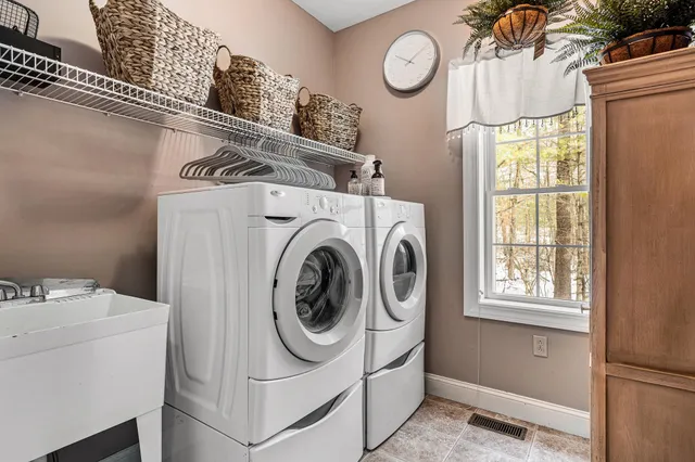 $785,000 | 5 Briar Court, Hooksett, NH 03106