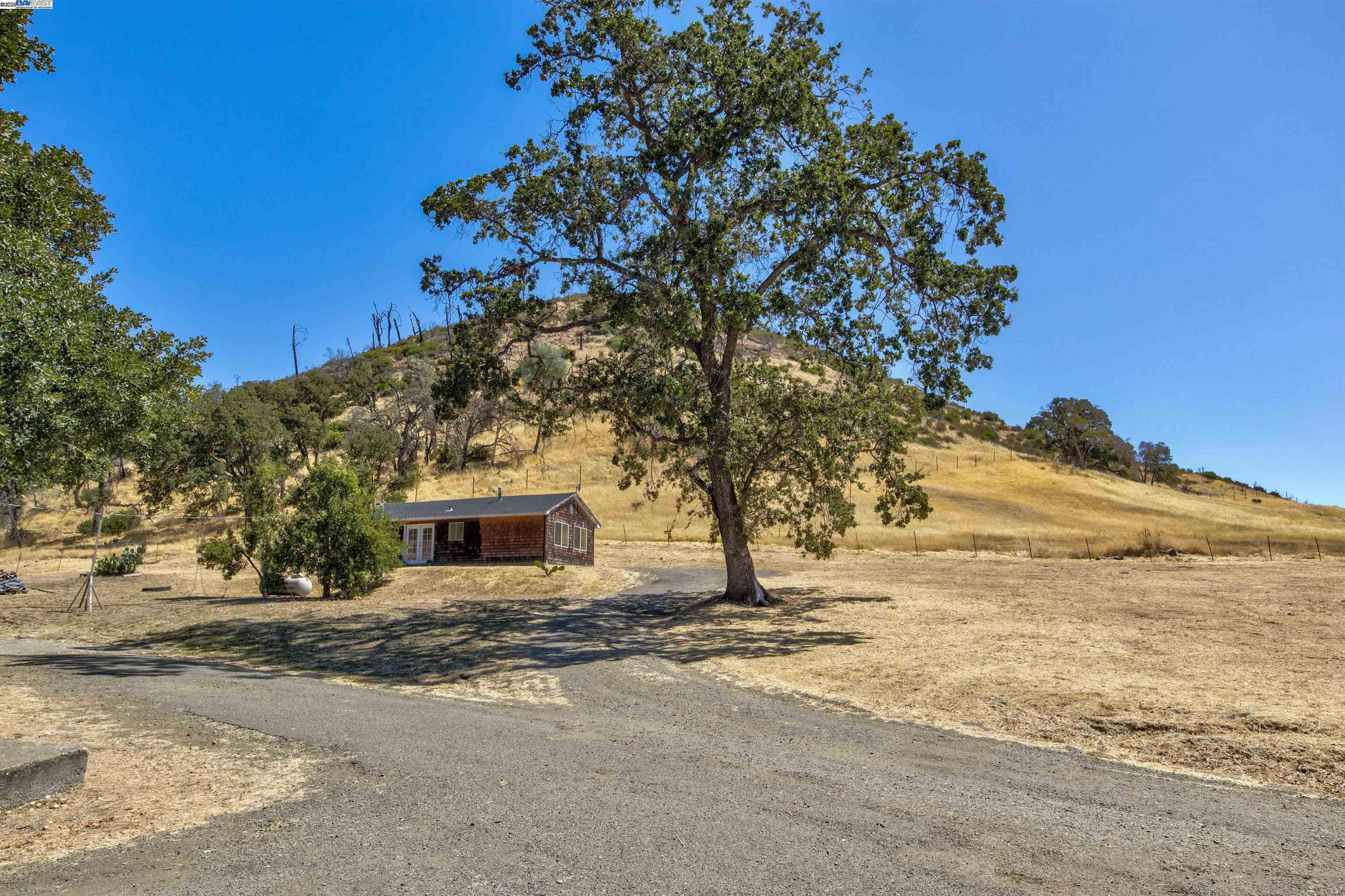 7878 Butts Canyon Road Pope Valley, CA 94567 - Photo 9 of 28 a view of a house with a snow in the background