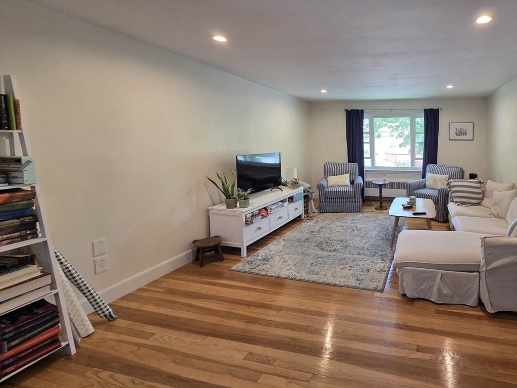 14 Louise Road, Unit 2 Chestnut Hill, MA 02467 - Photo 3 of 14 Gallery Image 3